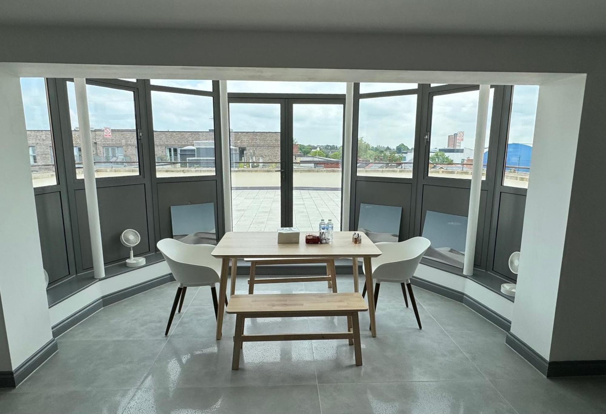 Long Letting - Luxurious 3 Bedroom Penthouse In City Centre - Parking Included! Челмсфорд Экстерьер фото