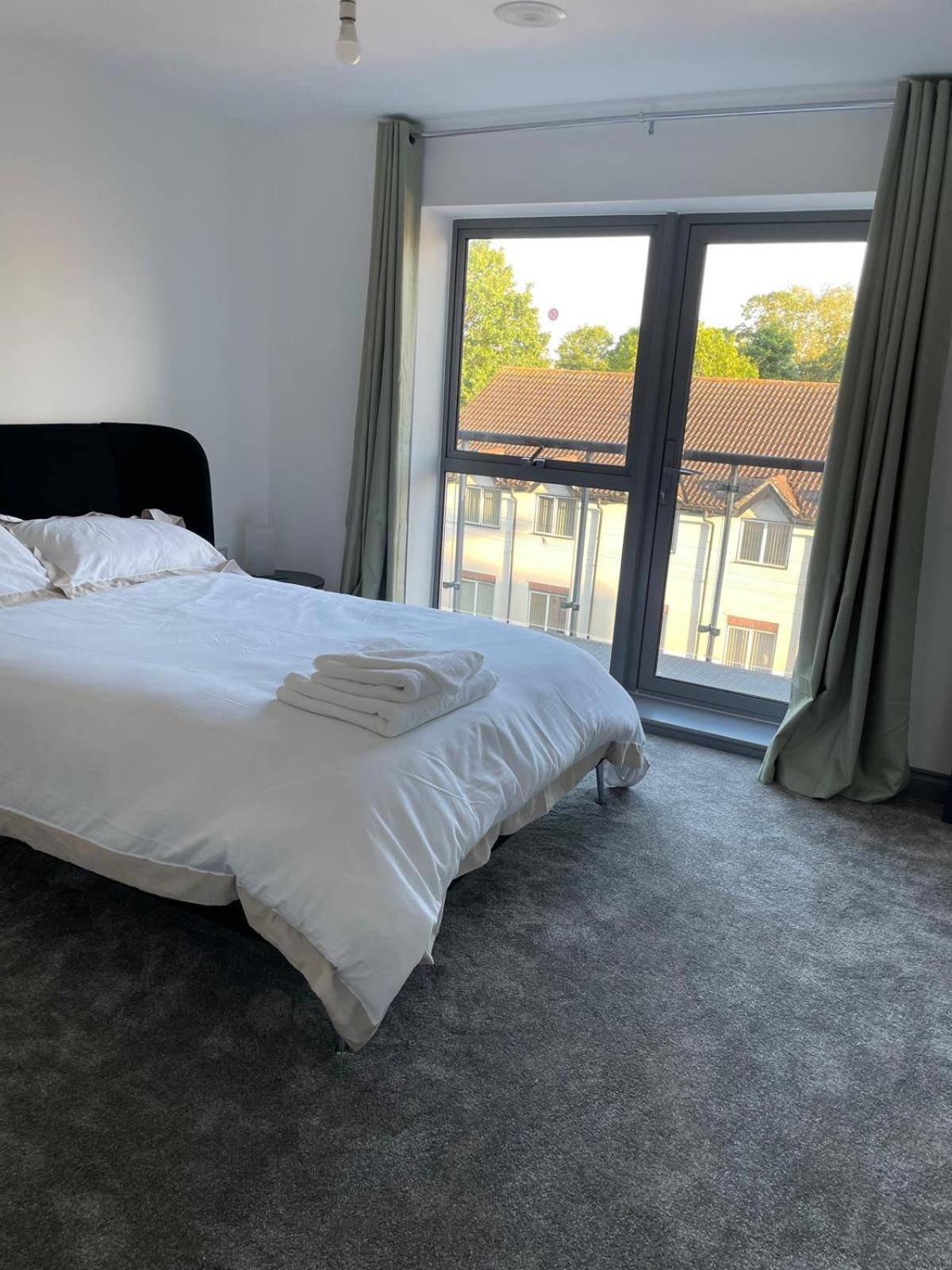 Long Letting - Luxurious 3 Bedroom Penthouse In City Centre - Parking Included! Челмсфорд Экстерьер фото
