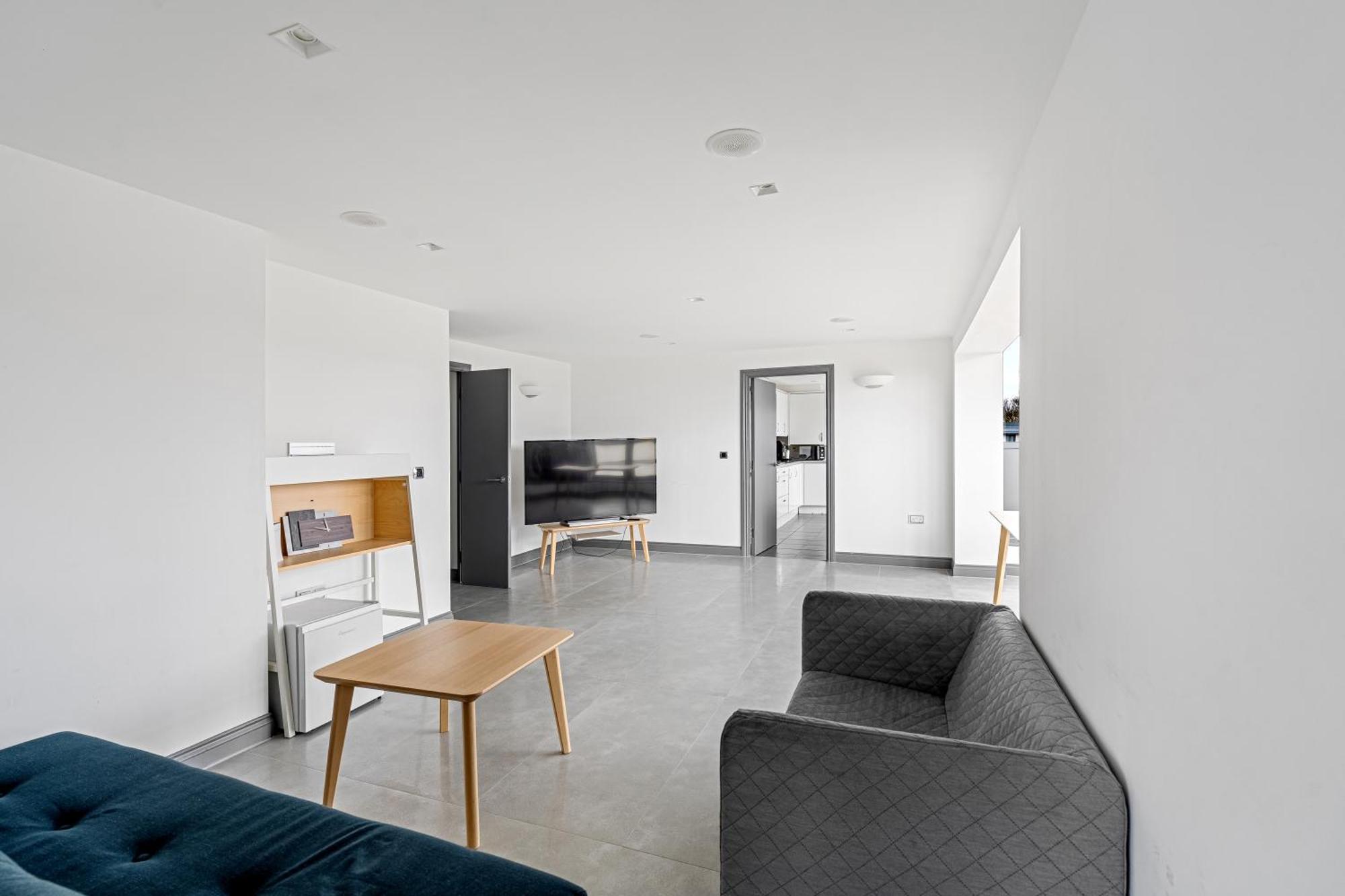 Long Letting - Luxurious 3 Bedroom Penthouse In City Centre - Parking Included! Челмсфорд Экстерьер фото