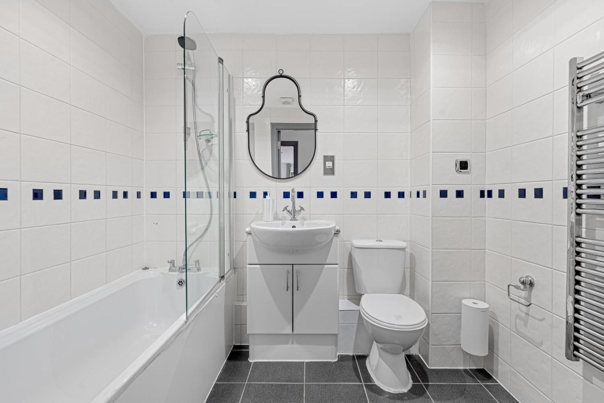 Long Letting - Luxurious 3 Bedroom Penthouse In City Centre - Parking Included! Челмсфорд Экстерьер фото